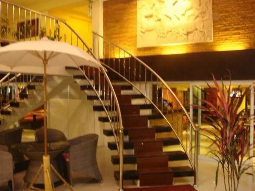 Central Place Hotel - photo 11