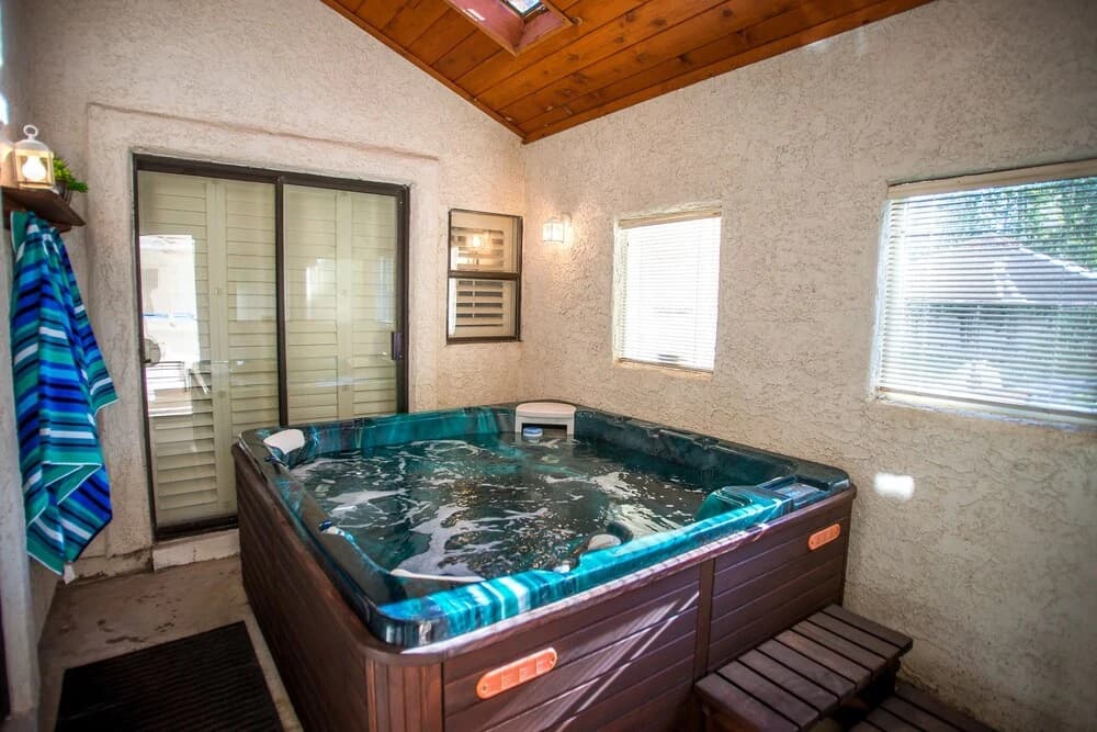 Luxury 6BR 10min to LV Strip Sleeps 20 - photo 14