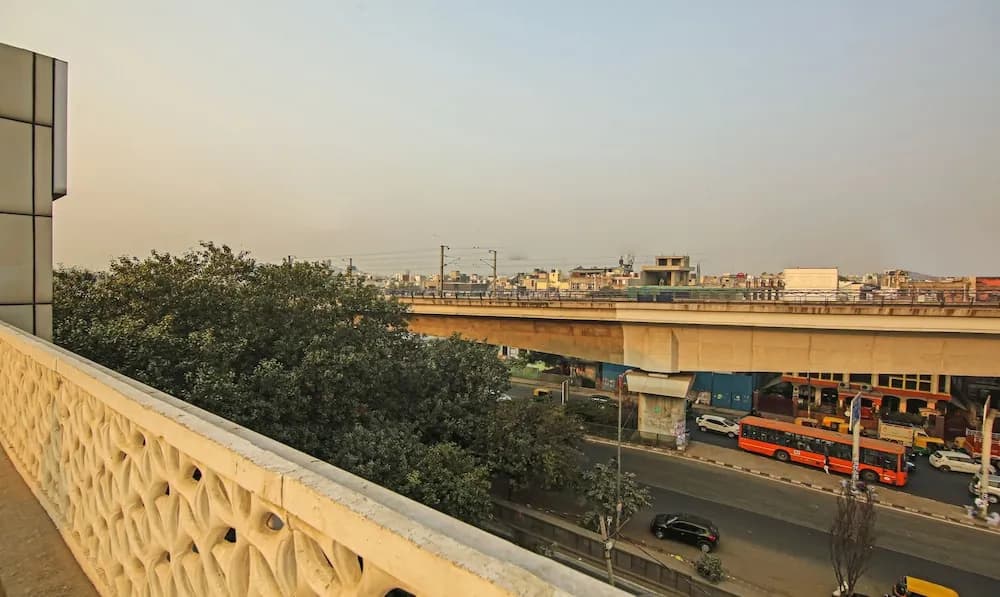 Treebo Premium Relax Inn Patel Nagar - photo 15