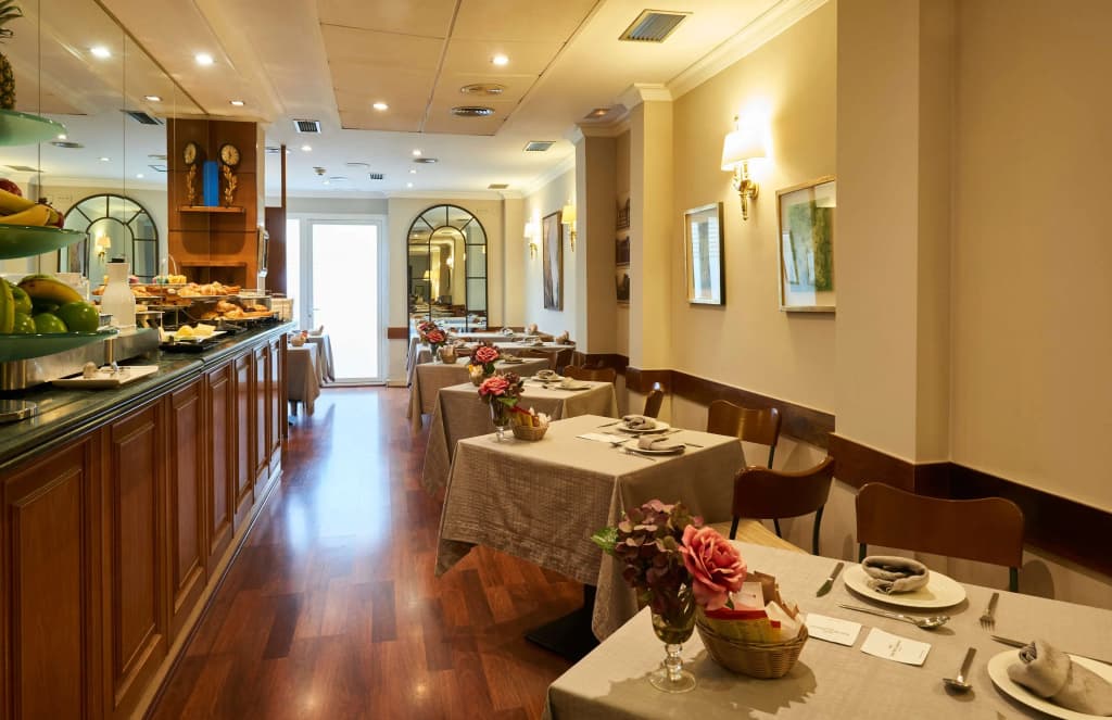 Barrio de Salamanca Suites - photo 17