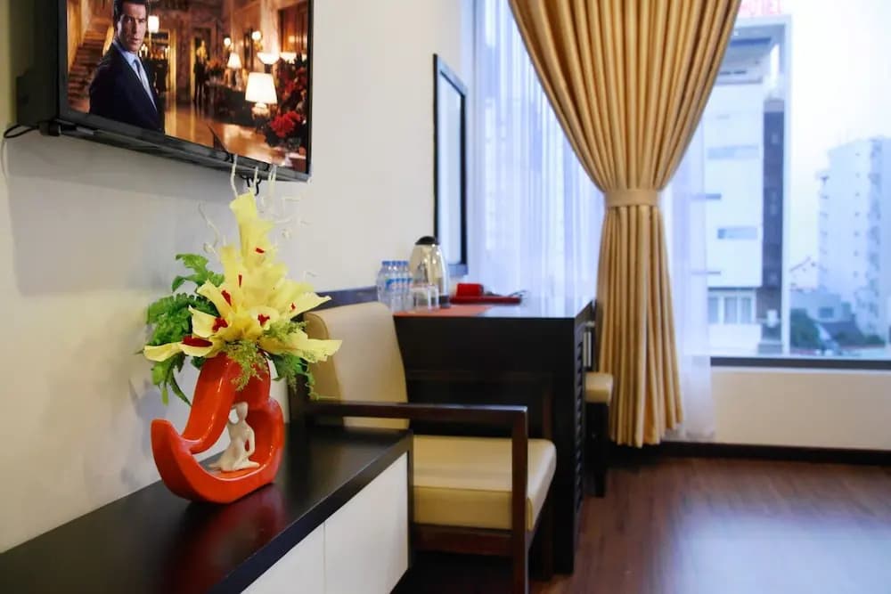 May Hotel - photo 5