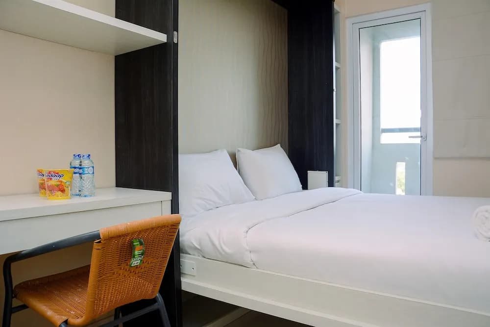 Comfy Studio Green Pramuka Apartment with City View - photo 6