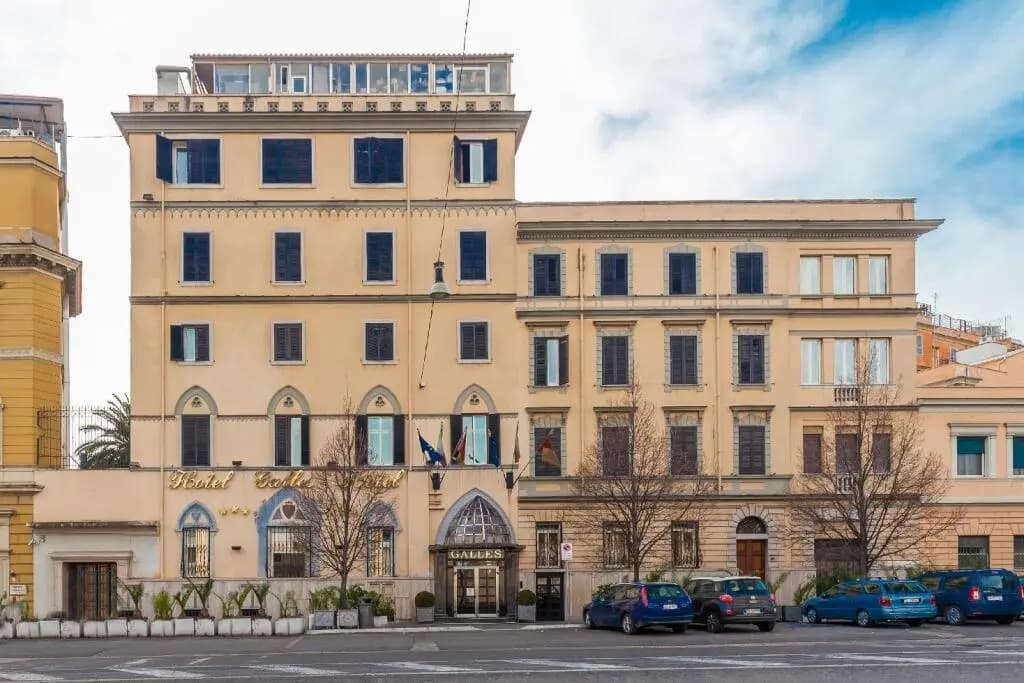 Hotel Galles - photo 1
