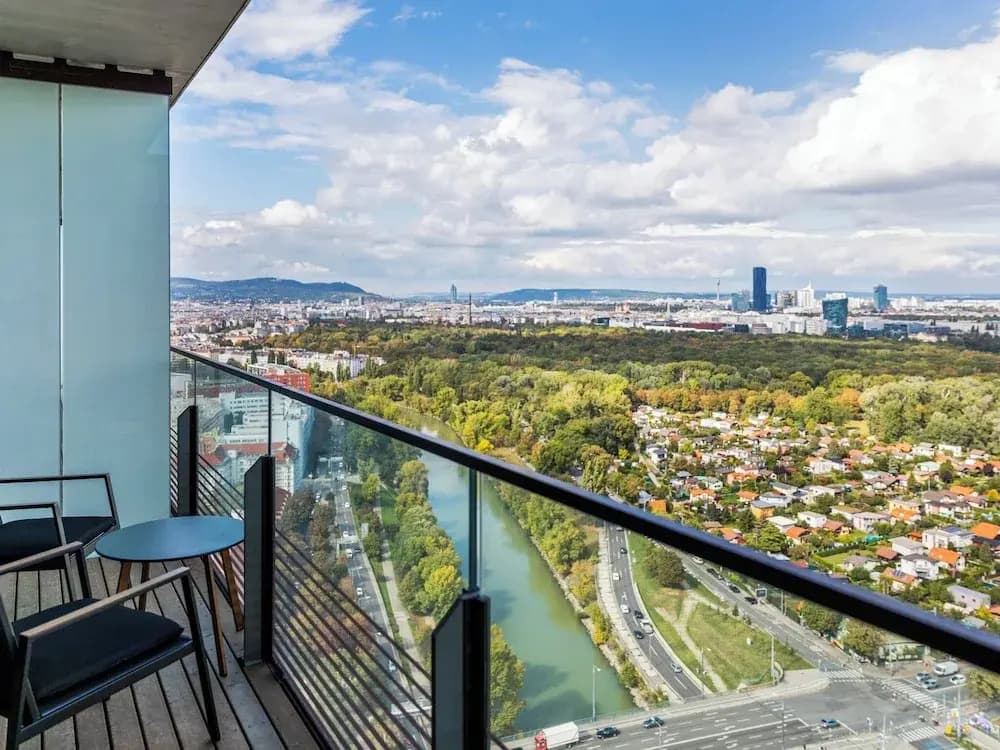 Penthouse Apartment with Rooftop Pool - photo 8