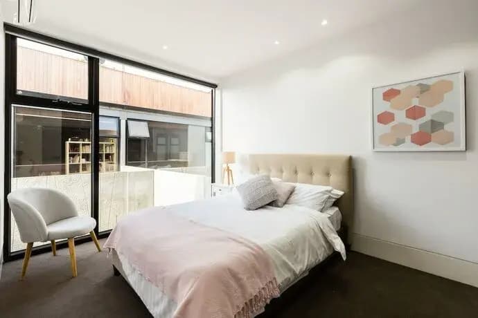 Renée - Beyond a Room Private Apartments - photo 11