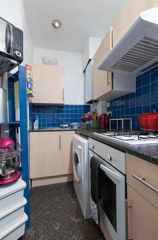 Stylish 1BR Tenement in City Centre for 4 - photo 11