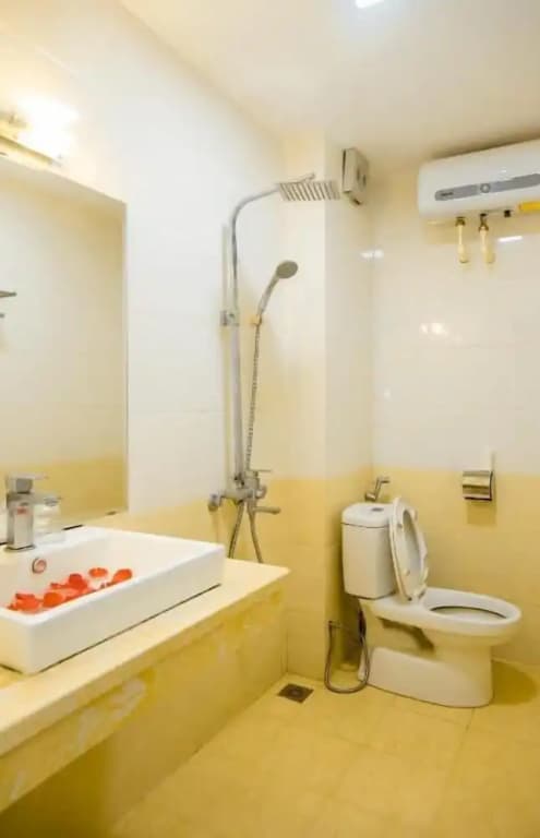 Aloha Hotel - photo 8