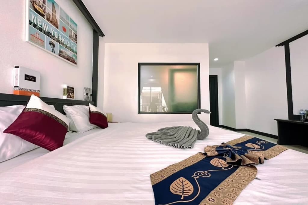 Hotel Baya Patong - photo 6