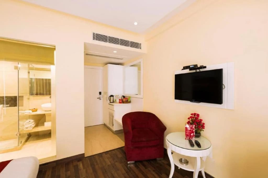 OYO 2637 Hotel Picasso Prive - photo 5