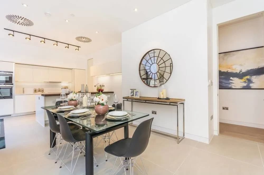 Urban Chic - Chiltern and Baker - photo 15