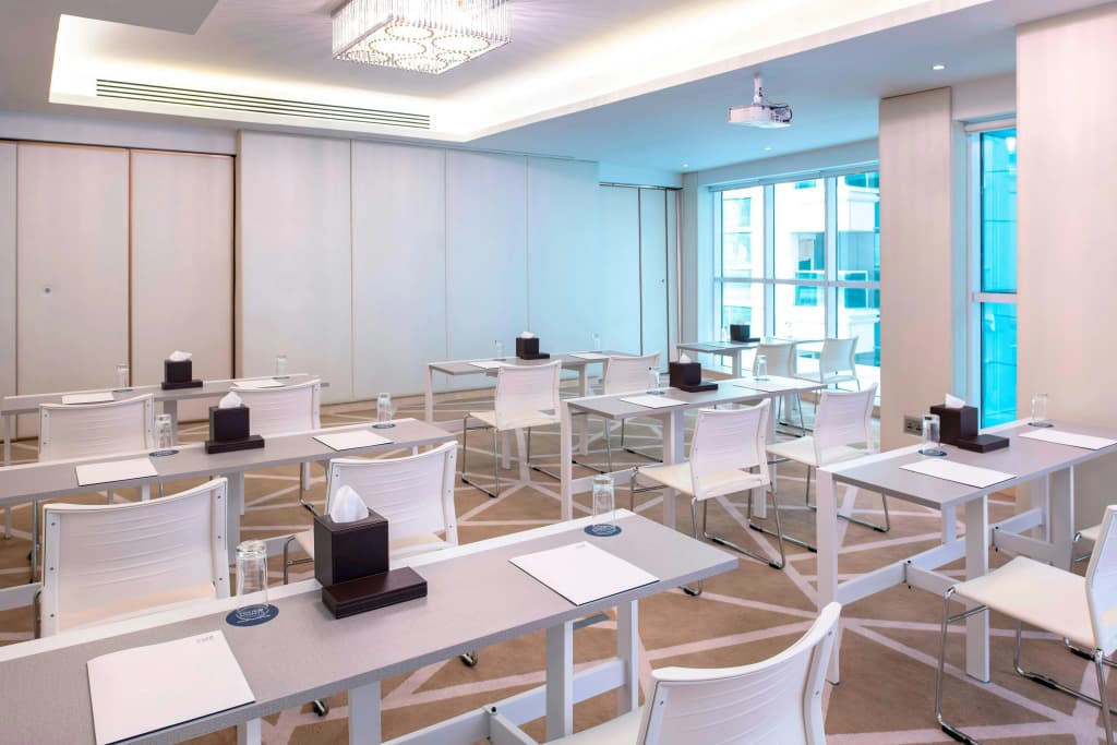 Four Points by Sheraton Sharjah Hotel - photo 4