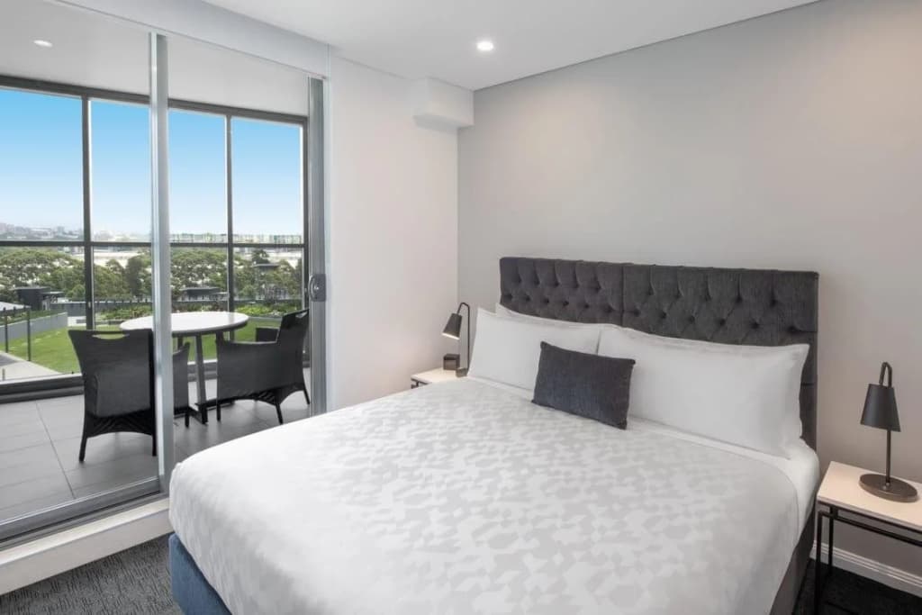 Meriton Suites Carter Street - photo 6