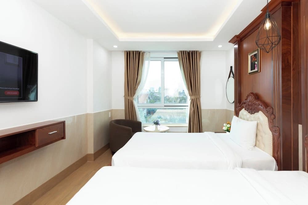 Quan Cuong Hotel - photo 3