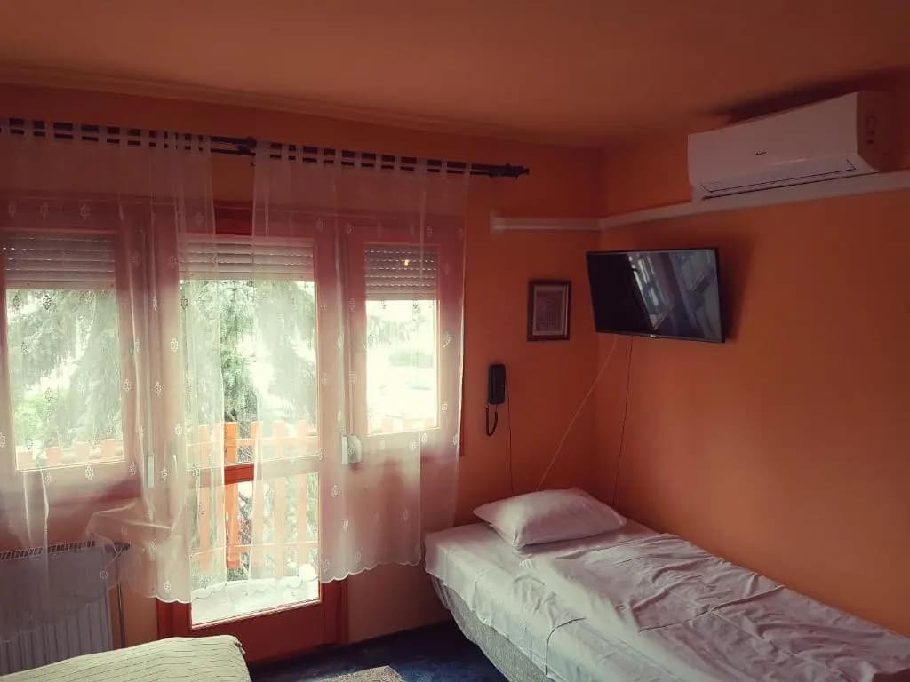 Attila Hotel Budapest - photo 3