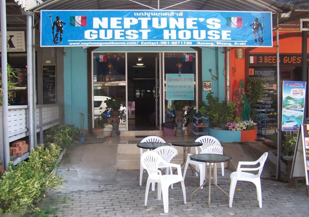 Neptune's Guesthouse - photo 14