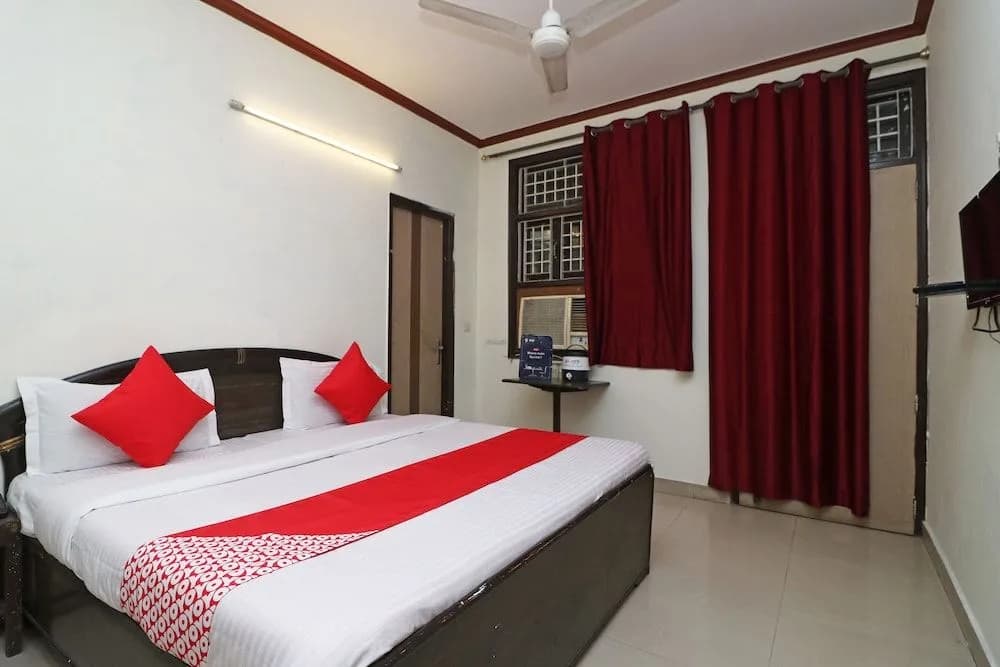 OYO 28620 Hotel Monarch - main photo