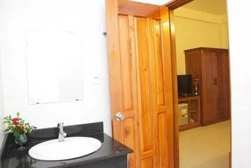Loseby Hotel - photo 13