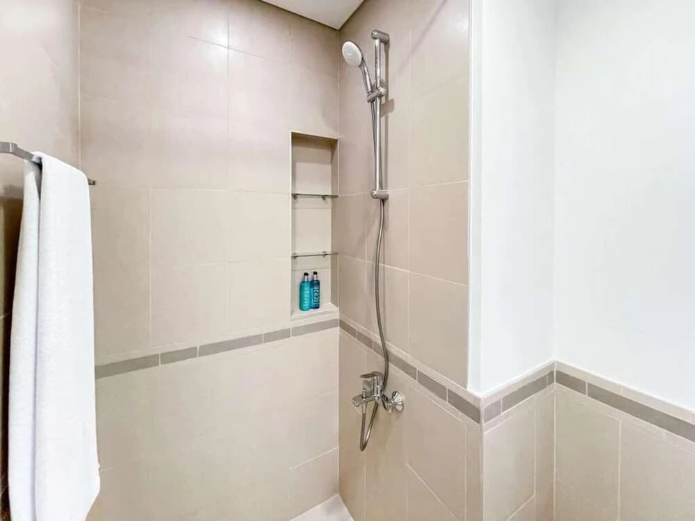Fancy 2BR Apt Town Square - photo 7