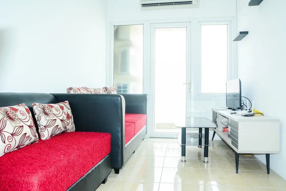 Strategic 2BR City View Grand Palace Kemayoran Apartment By Travelio - photo 4