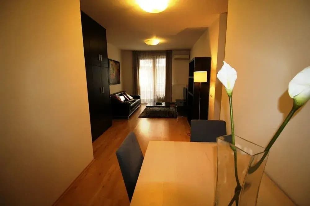 Broadway Apartments - photo 3