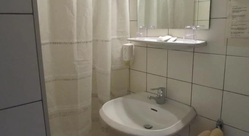 Hotel Pension Astra - photo 9