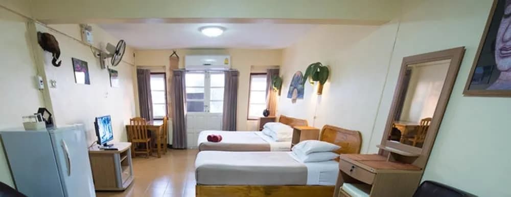 Funky Monkey Guesthouse & Tours - photo 6