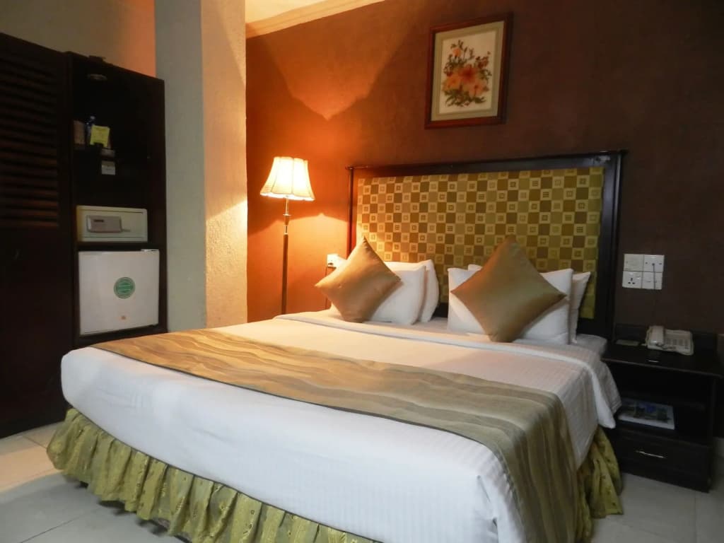 Pearl City Hotel - photo 4