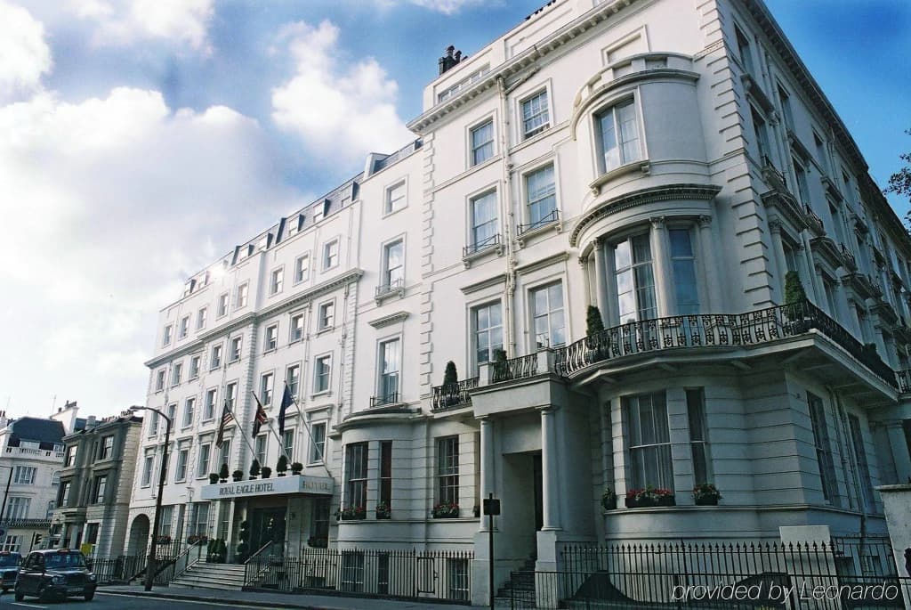 Royal Eagle Hotel - photo 1