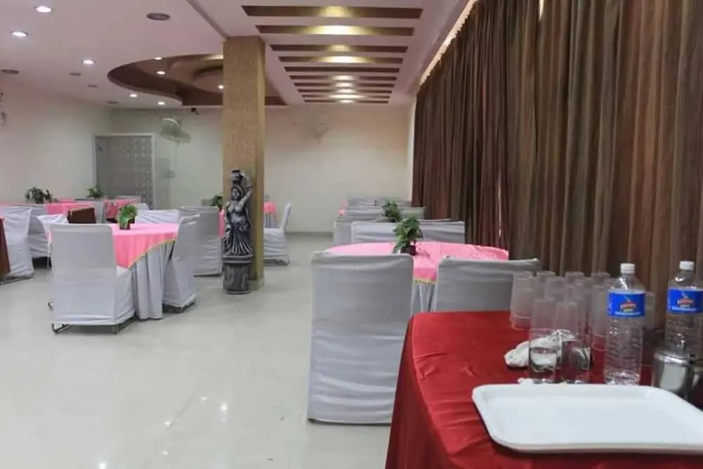 Hotel Om Paradise Near IGI Delhi Airport - photo 25