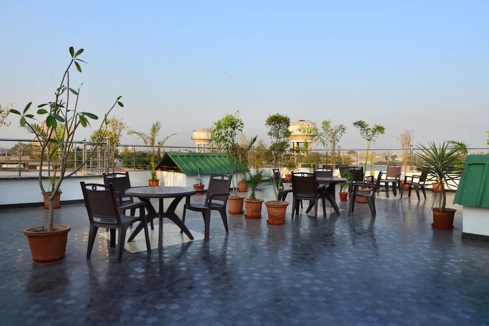 Hotel Srivinayak - photo 15