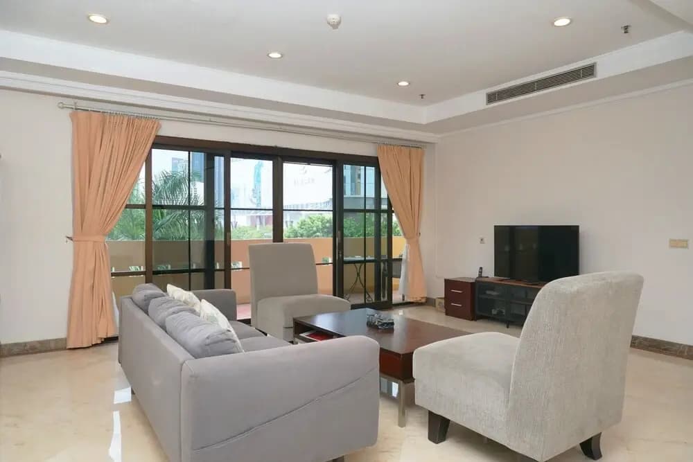 Modern and Spacious 2BR at Kusuma Chandra Apartment By Travelio - photo 4