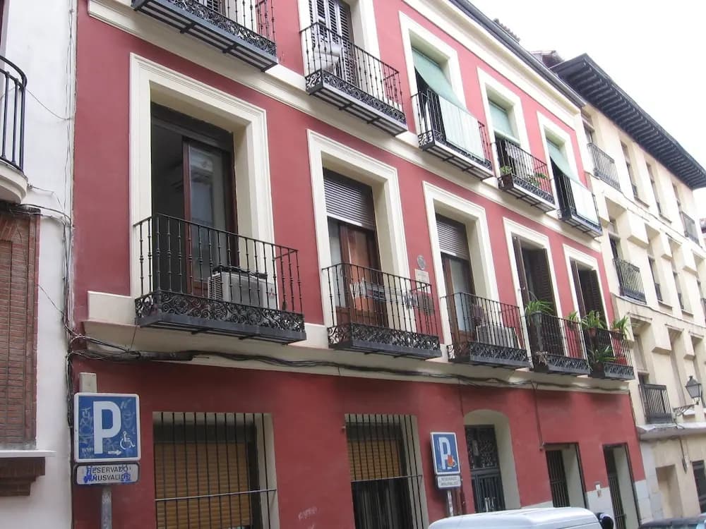 Paseo del Prado Apartment by Allô Housing - main photo