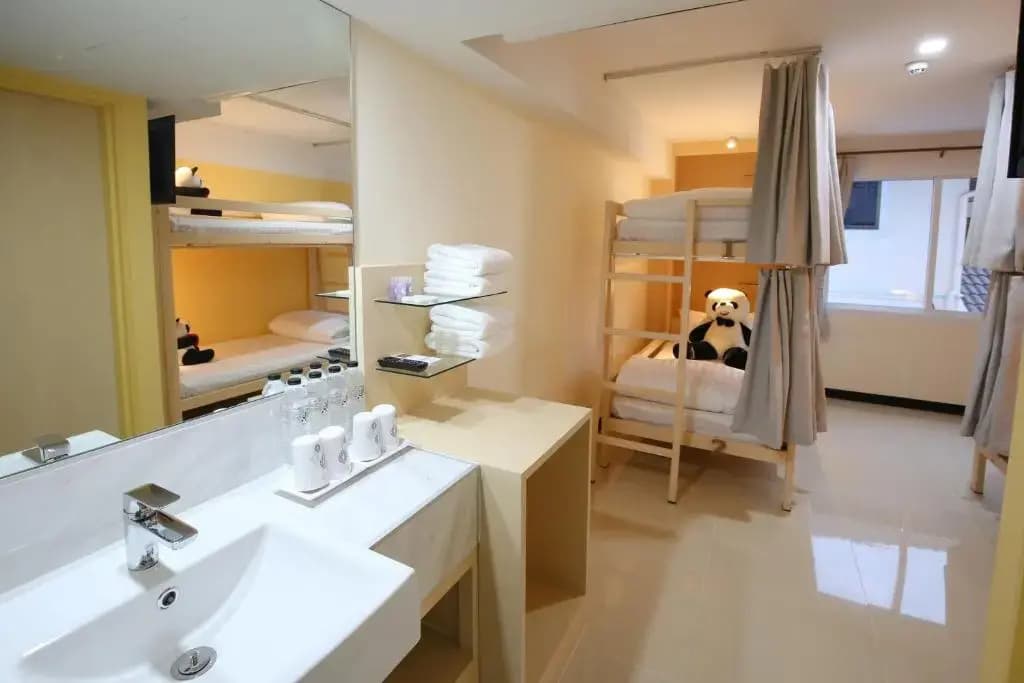Lucky Panda Hotel - photo 9