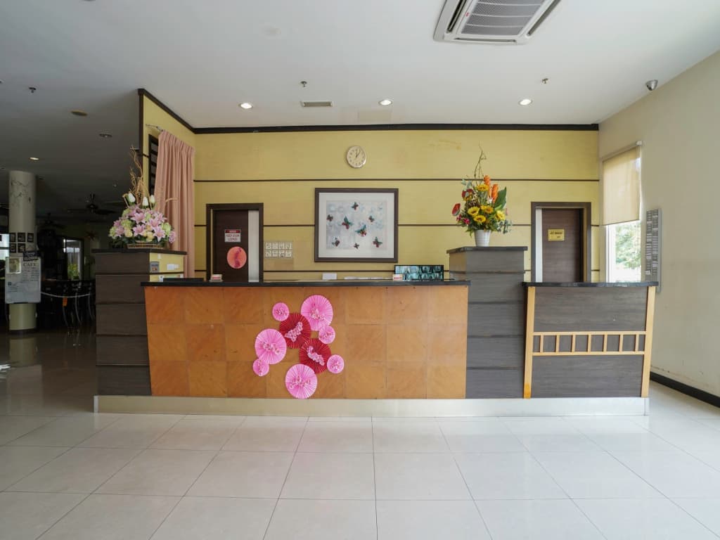 Garden View Hotel - photo 2