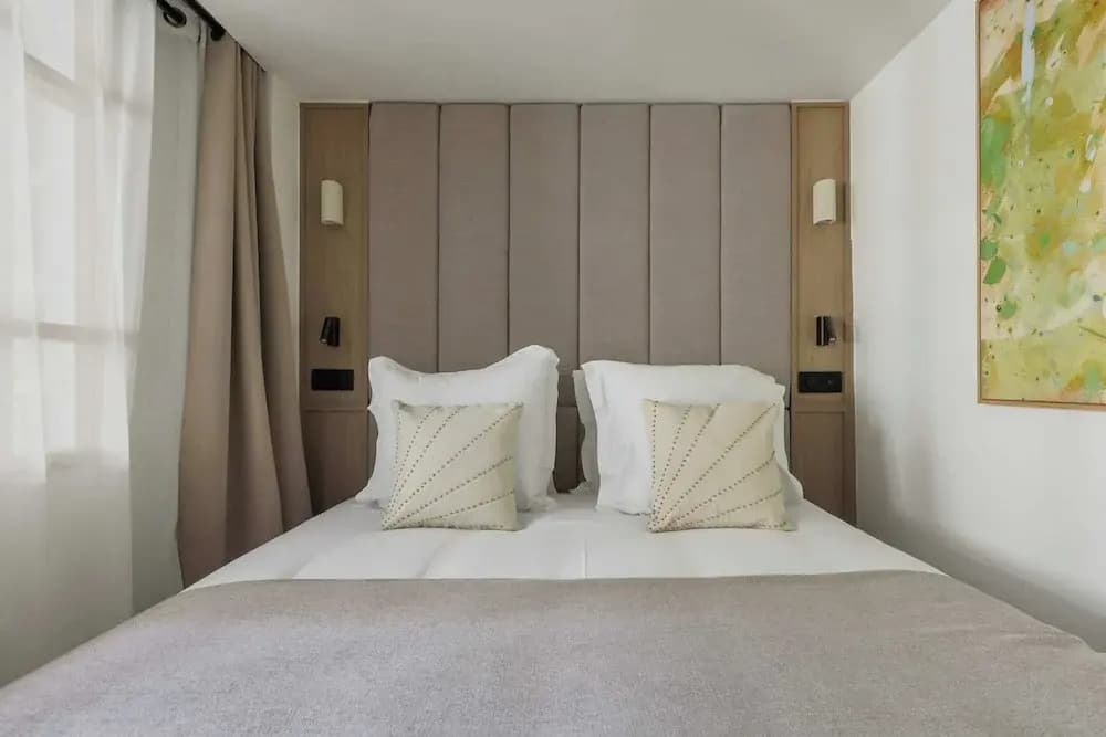 Magnificent Apartment -1br-4p- Canal Saint-martin - photo 5