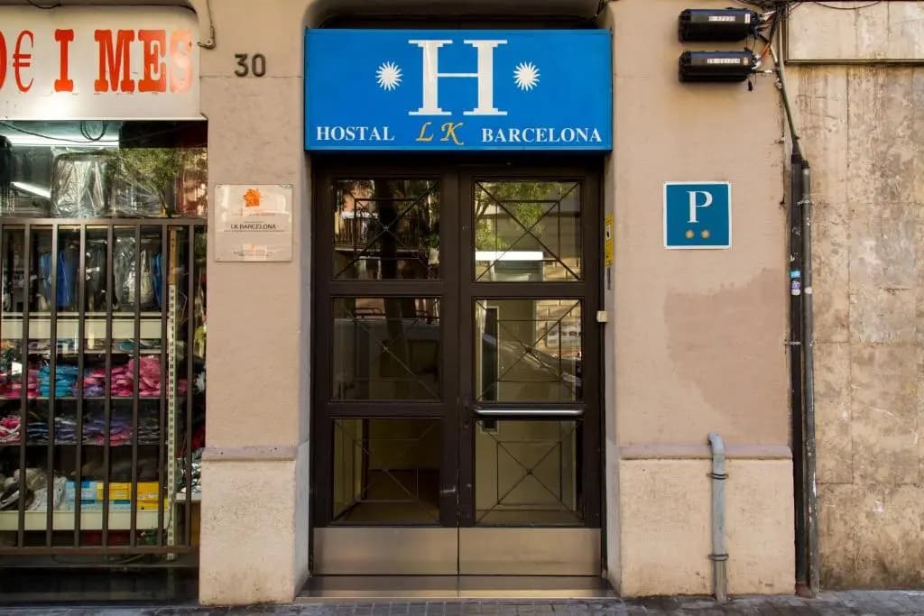 Hostal LK - main photo