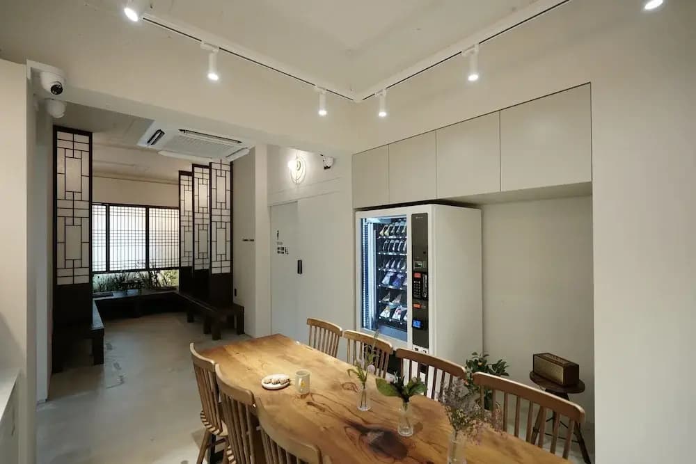 D.A.L Premium Capsule Hotel - photo 4
