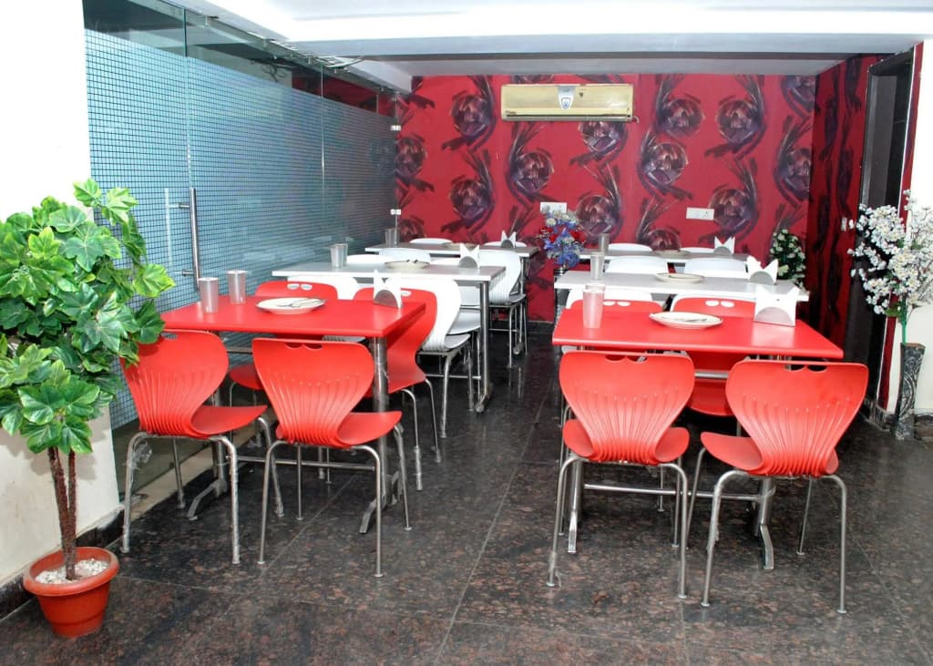 The Gold Inn Paharganj - photo 11