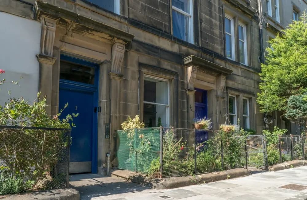 Ideal Based Tenement in Morningside for 4 - main photo