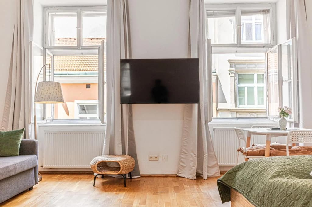 Smart 2BR Apt. Perfect for Longstays near Rennweg - photo 5