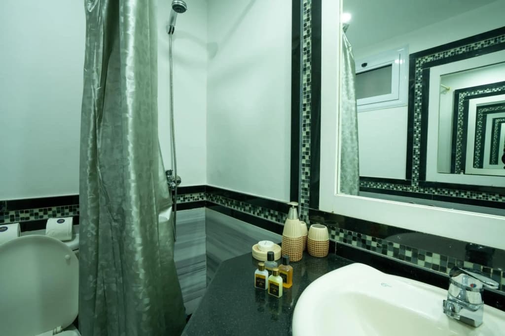 Elegant Hospitality - Garden Duplex - photo 9