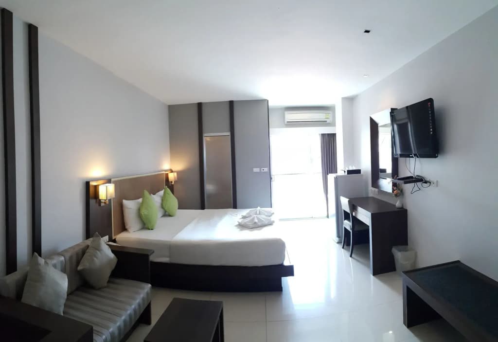 April Suites - photo 6