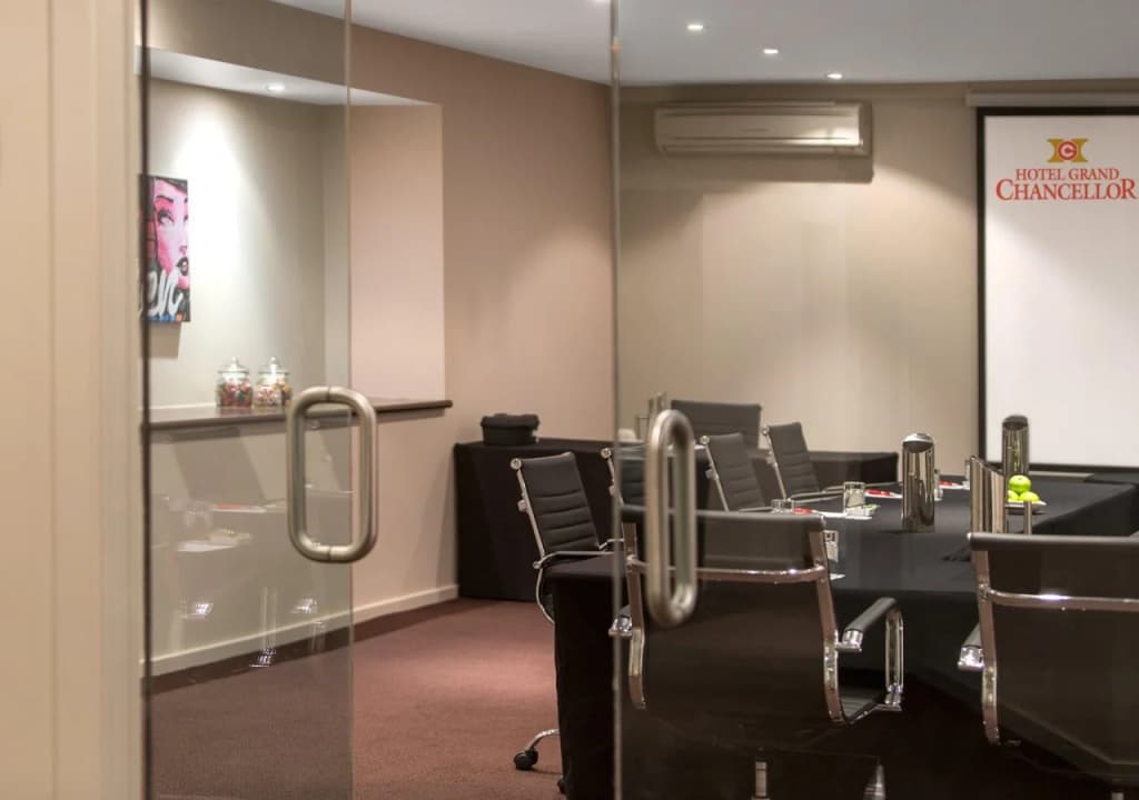 Hotel Grand Chancellor Melbourne - photo 24