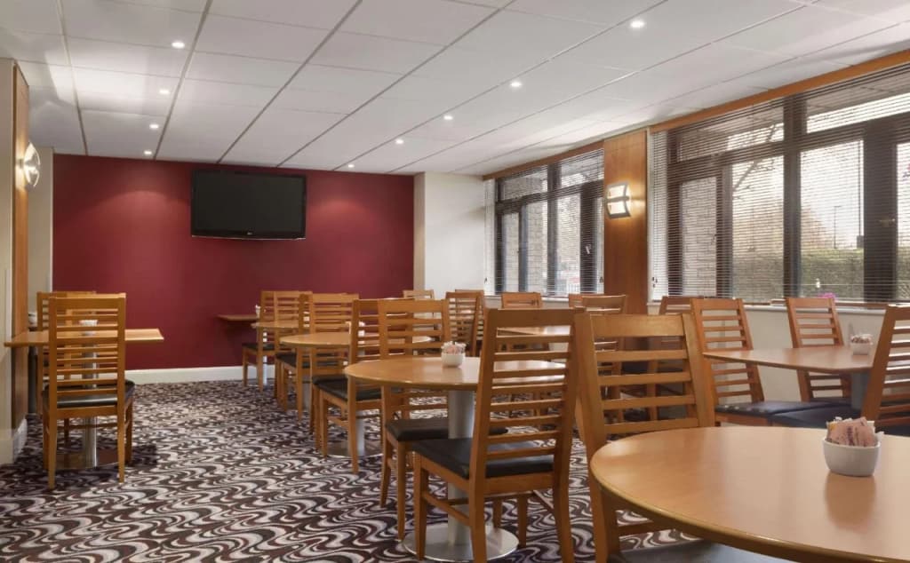 Waterloo Hub Hotel & Suites - photo 16