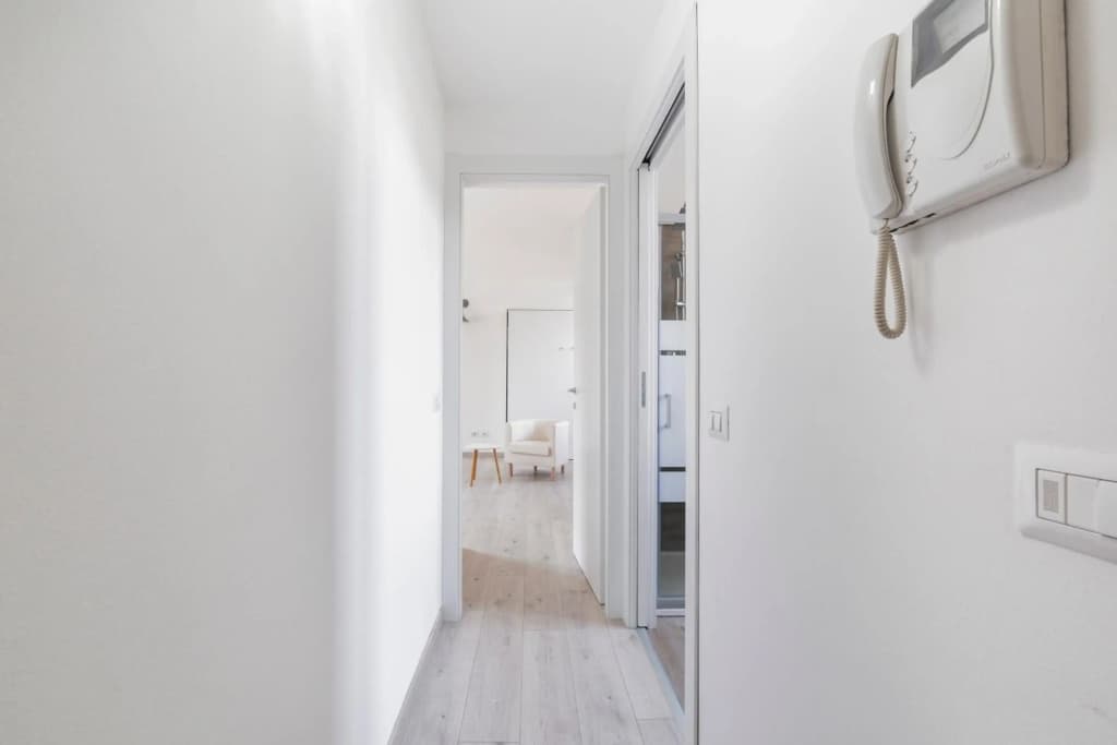 Maciachini Renovated Studio! - photo 3