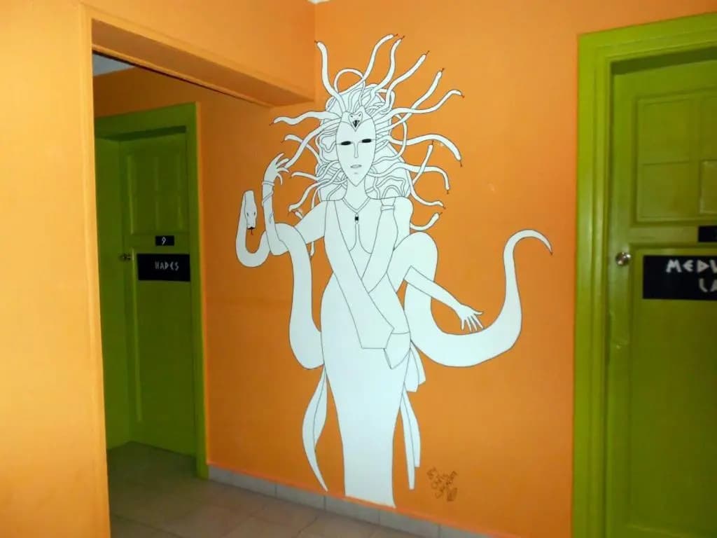 Zeus Hostel - photo 10