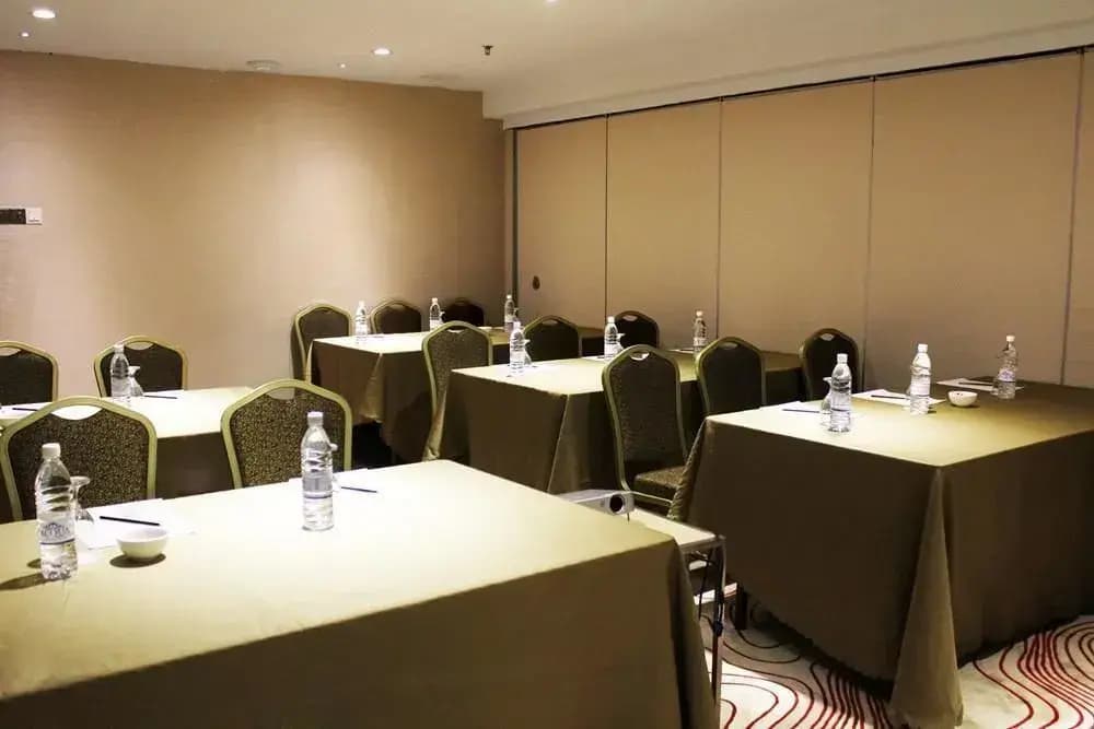 Pacific Express Hotel Central Market - photo 16