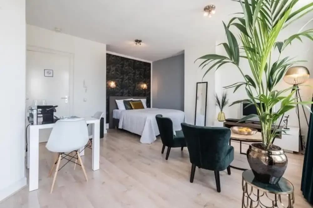 Boutique Canal House Suites - photo 17