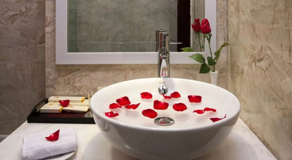 Golden Moon Suite Hotel - photo 10