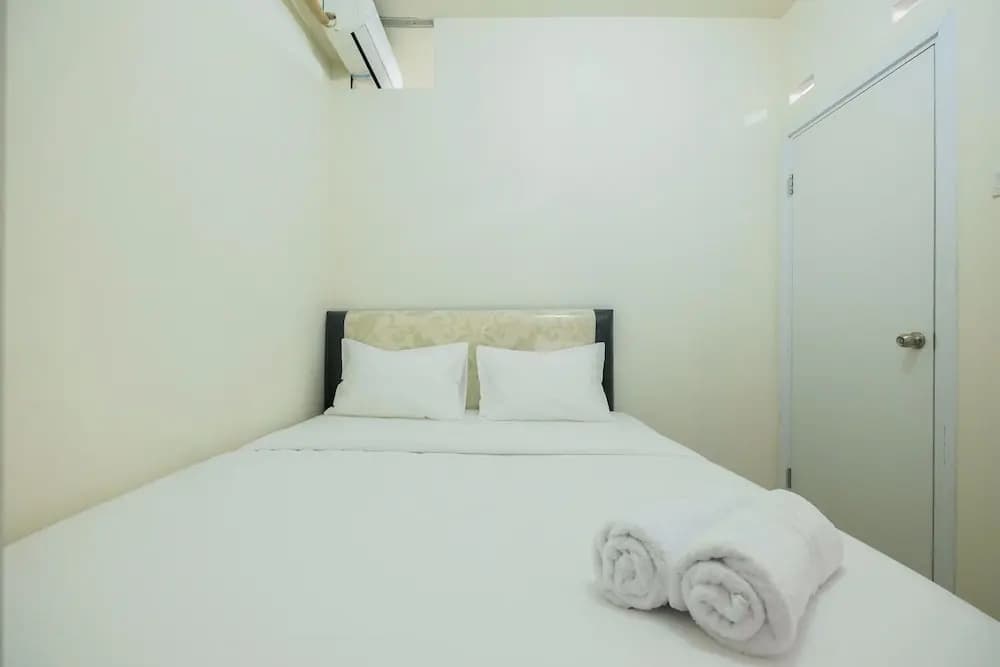 Tranquil 2BR @ Green Pramuka Apartment - photo 11